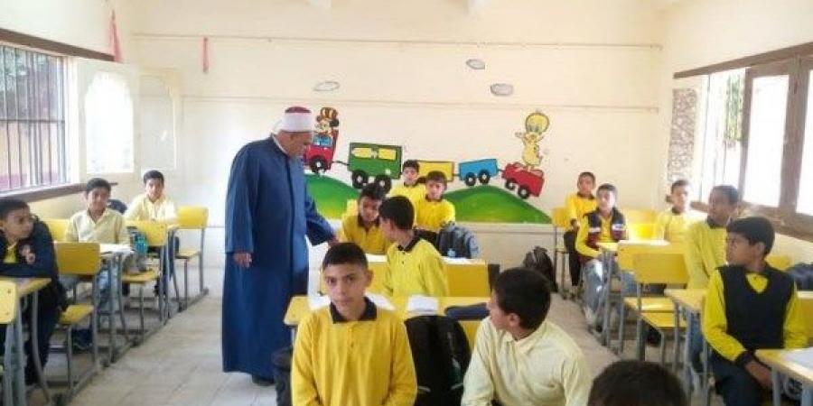 رئيس منطقة مطروح الأزهرية يتابع انتظام الدراسة والاستعدادات للاختبارات - الفجر سبورت