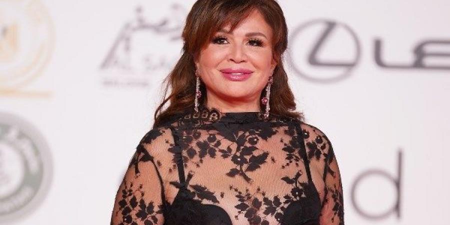 أجرأهن إلهام شاهين.. نجمات تألقن باللون الأسود فى افتتاح مهرجان القاهرة - الفجر سبورت