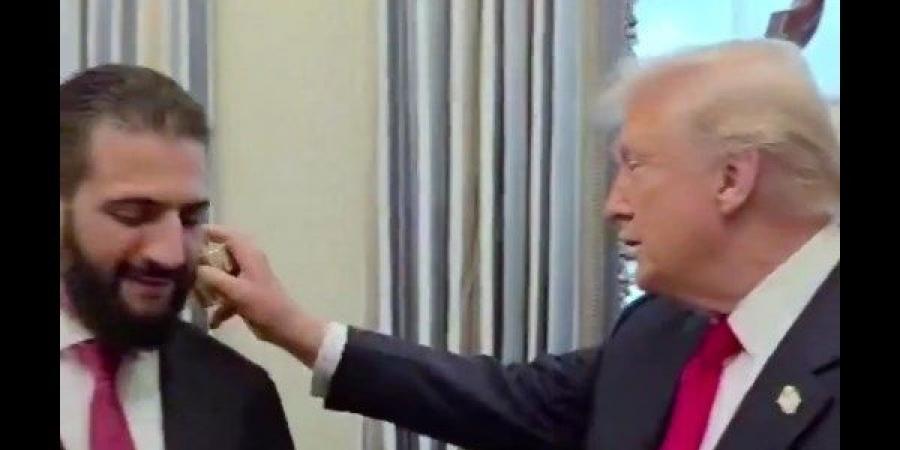 لقاء يجمع بين الجدية والدعابة| ترامب والشرع يتبادلان الهدايا وسؤال عن عدد الزوجات في أجواء غير مسبوقة - الفجر سبورت