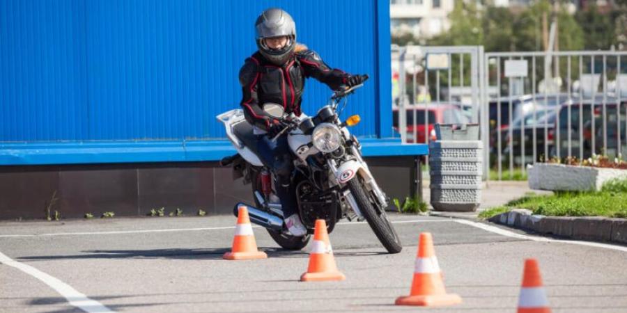 استخراج رخصة قيادة دراجة نارية 2025.. الخطوات والطريقة - الفجر سبورت