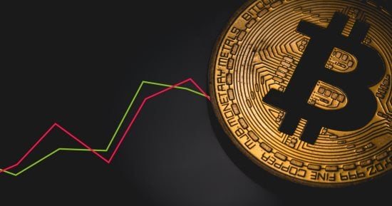 "بيتكوين" يتراجع دون 81 ألف دولار.. وتحركات المحافظ المؤسسية تعزز آمال التعافى