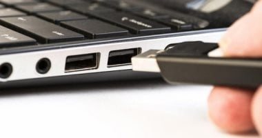 8 طرق ذكية لإعادة استخدام ذاكرة USB القديمة بدلًا من تركها في الأدراج