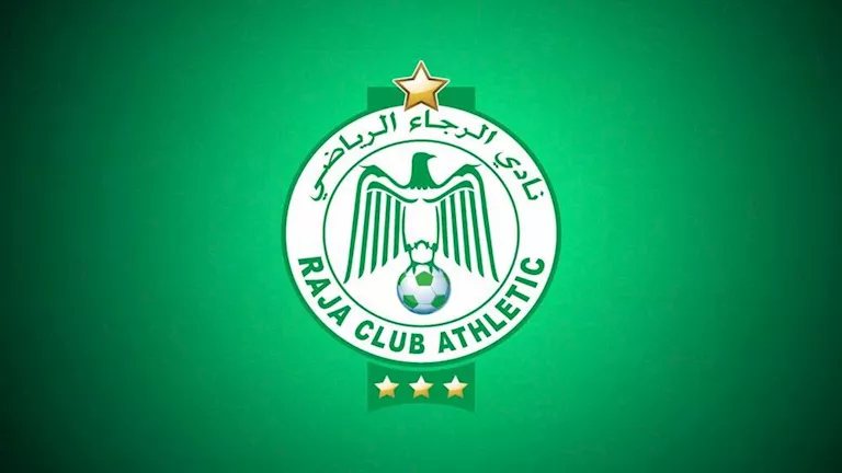 منافس الأهلي.. الرجاء المغربي يدعم جهازه الفني بعنصر جديد