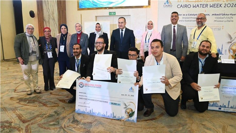 جامعة القاهرة تهنئ طلاب كلية الهندسة لفوزهم بالمركز الثاني في مسابقة أفضل مشروعات التخرج