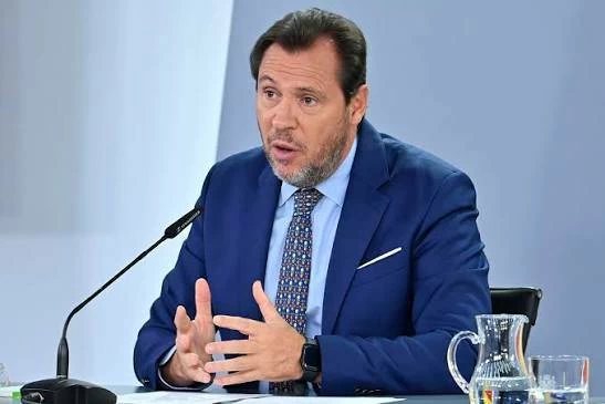أمر «لا يمكن تفسيره».. وزير النقل الإسباني يوضح ملابسات كارثة القطارين