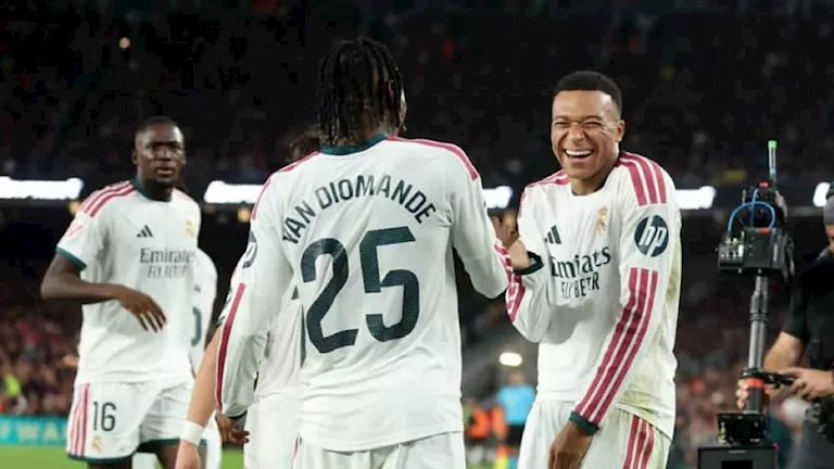"هدف عكسي وتألق الحراس".. ملخص شوط أول ناري بين برشلونة وريال مدريد