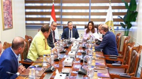 منال عوض تتابع مستجدات تنفيذ تمثال مجدي يعقوب بالجيزة