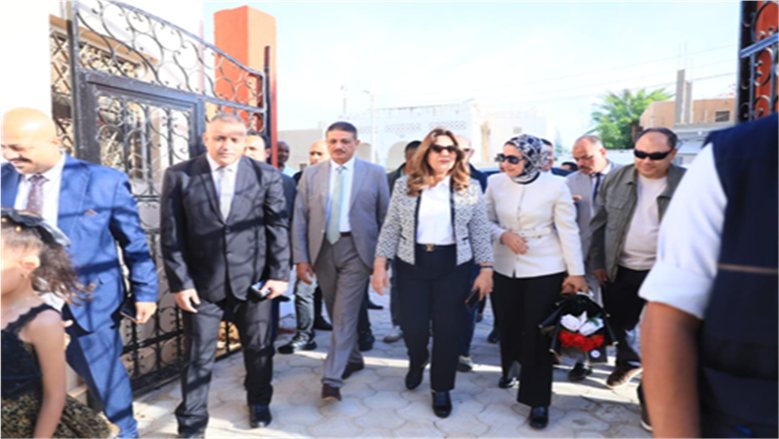 وزيرة التنمية المحلية والبيئة ومحافظ الوادي الجديد تفتتحان مجزر الخارجة المطور( صور)