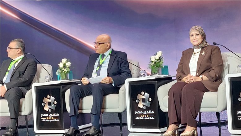 كوثر محمود: 67% من مقدمي الخدمة الصحية من التمريض