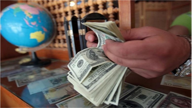 سعر الدولار اليوم مقابل الجنيه المصري.. استقرار العملة الأمريكية في البنوك خلال العطلة الأسبوعية