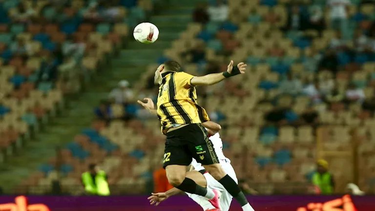 رأسية بانزا ومحاولات الضيوف.. ملخص الشوط الأول لمباراة الزمالك والمقاولون العرب في الدوري المصري
