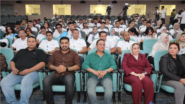 استجابةً لدعوة الرئيس السيسي.. طلاب الجامعات المصرية يزورون المؤسسات التكنولوجية والوطنية