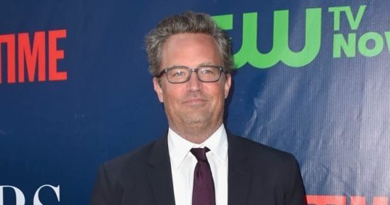 شقيقة ماثيو بيرى تكشف تفاصيل مؤثرة عن جنازته ولقاء أخير جمعه بأبطال Friends