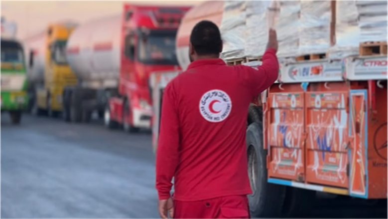 الهلال الأحمر يطلق قافلة طبية لخدمة أهالي الشيخ زويد بشمال سيناء