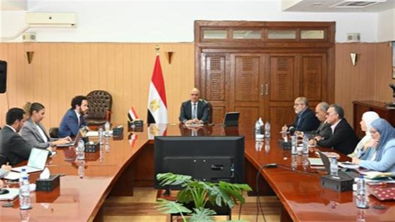 الري والبنك الأوروبي يبحثان خطة مشروعات حماية الشواطئ وتسريع تنفيذ محطتي رفع سَمَتاي والحامول