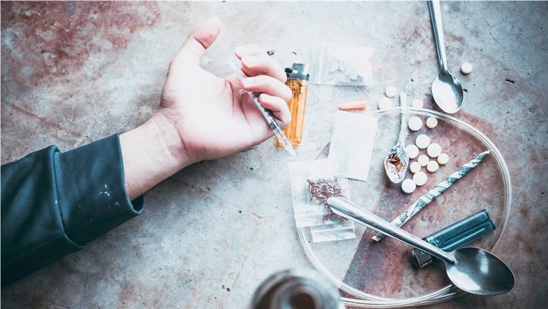 مستقبل أكثر استقرارًا.. متعافون من الإدمان: عالم الذكاء الاصطناعى فتح أمامنا أبواب العمل