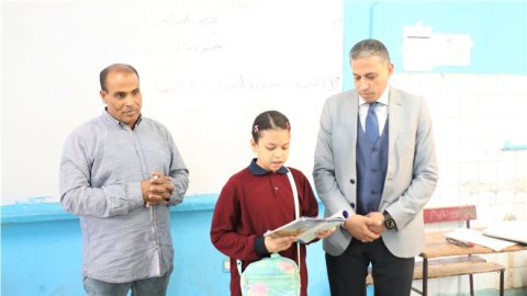 "عطية" يتفقد مدارس الدقي والعجوزة ويؤكد: الانضباط يبدأ من الطابور.. ومصلحة الطالب لا تقبل التهاون