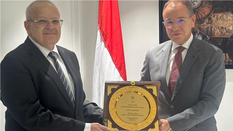 السفارة المصرية في أبوظبي تكرم الخشت احتفاءً بفوزه بجائزة الشيخ زايد للكتاب