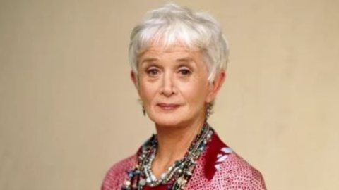 وفاة الممثلة الأمريكية باربرا بارى عن عمر 95 عاما بعد تشخيصها بالسرطان