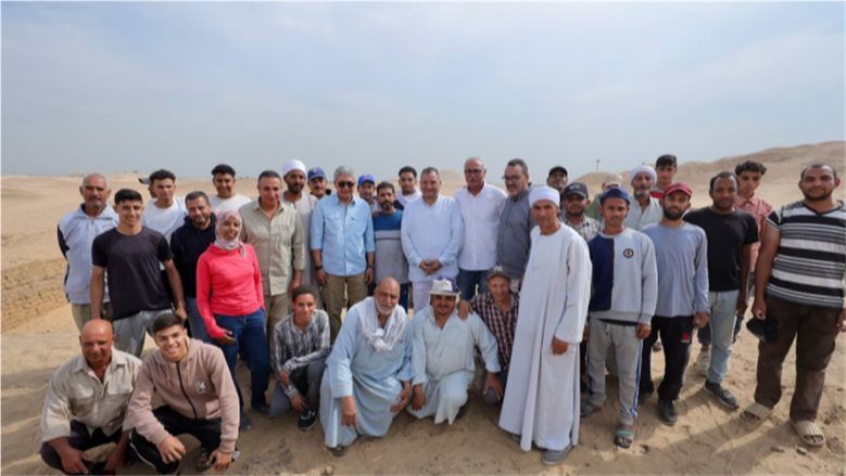 وزير السياحة والآثار يتفقد أعمال عدد من البعثات الأثرية العاملة بمنطقة سقارة
