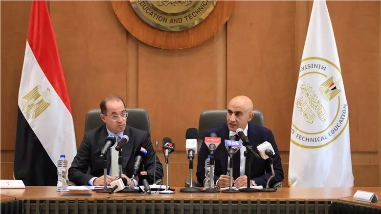 مرتبات الإداريين والأخصائيين بالتعليم.. هل يحصلون على زيادات مستقلة عن المعلمين؟