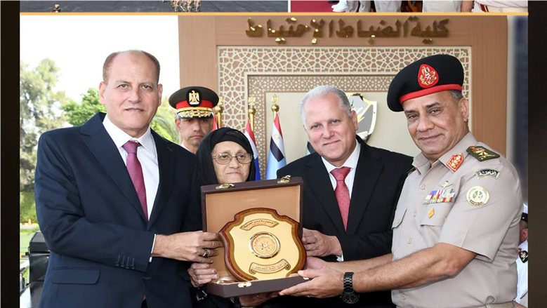 وزير الدفاع يشهد حفل تخرج الدفعة 170 من كلية الضباط الاحتياط