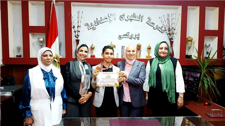 «أبو كيلة» تتابع مدارس القاهرة في ذكرى ملحمة أكتوبر وتشارك الطلاب احتفالاتهم بعيد النصر