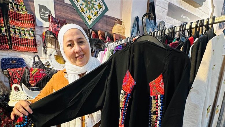 الهلال الأحمر المصري يبرز إبداعات المرأة السيناوية والحرف الخيامية في معرض «تراثنا»