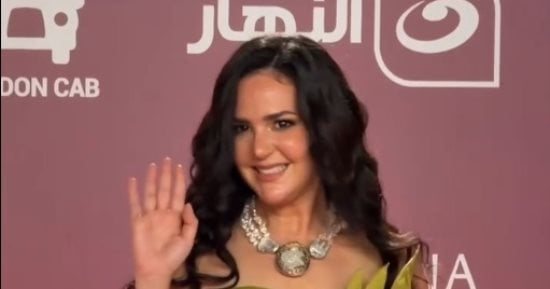 ركين سعد وصناع بومة على ريد كاربت عرض الفيلم بمهرجان الجونة