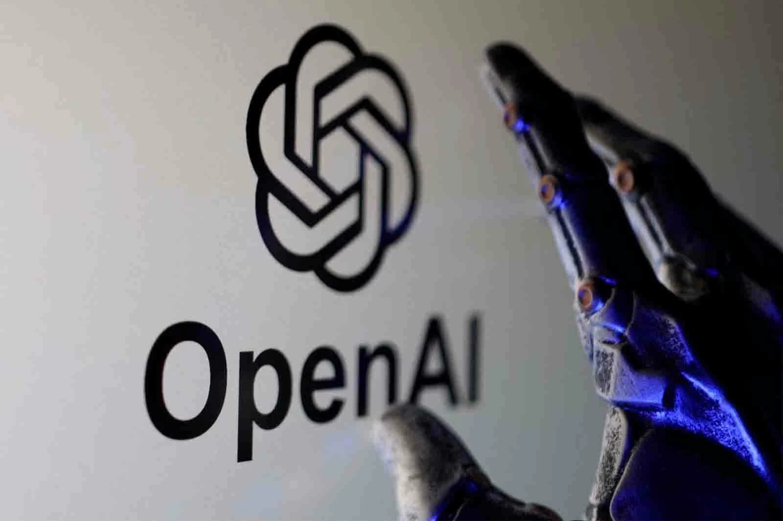 لفة ورق مرحاض تكشف المستور.. اعتقال مهندس سعودي في OpenAI بسبب جهاز تسجيل سري