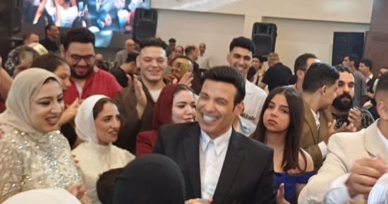سعد الصغير يشعل حفل خطوبة نجل طارق الشيخ بأغانيه وسط تفاعل الحضور.. صور