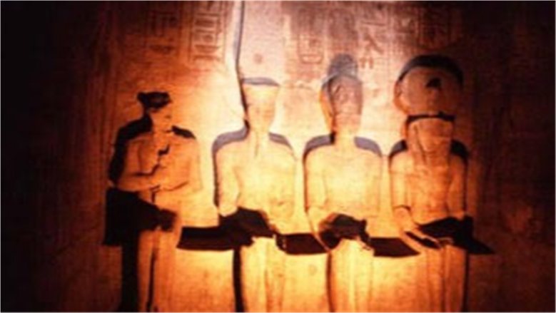 خبير آثار يطالب بإدراج "سياحة تعامد الشمس" ضمن الأنماط السياحية في مصر