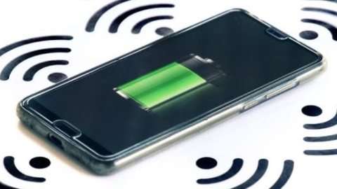 البطاريات القلوية أم الليثيوم أيون؟.. تعرف على الفروق وأفضل نوع لأجهزتك الإلكترونية