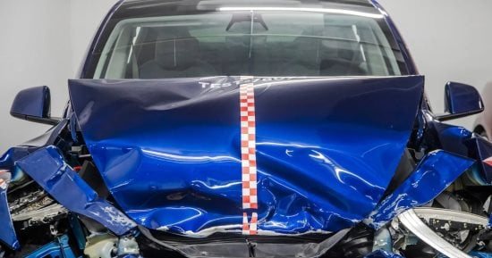 وفاة رجل دهسته سيارة تسلا بسبب تشغيل القيادة الذاتية بها