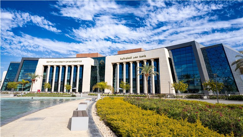 رئيس جامعة مصر للمعلوماتية: إعداد جيل من محللي البيانات لدعم جهود التحول الرقمي